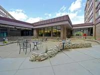 Causeway Bay Hotel Hotel di Lansing