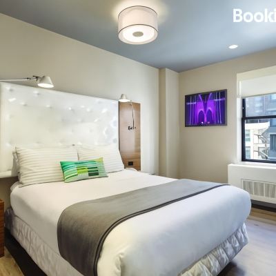 Deluxe Queen Room The Gallivant Times Square Promo Code