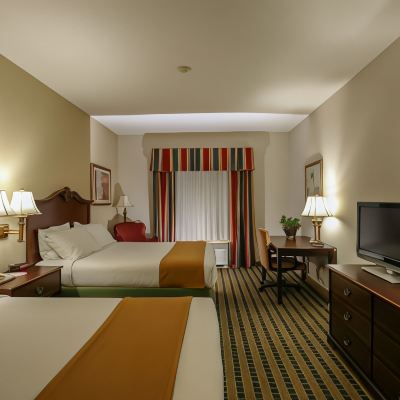 Standard Room, 2 Queen Beds, Multiple View (Two Queen Suite Non-Smoking)