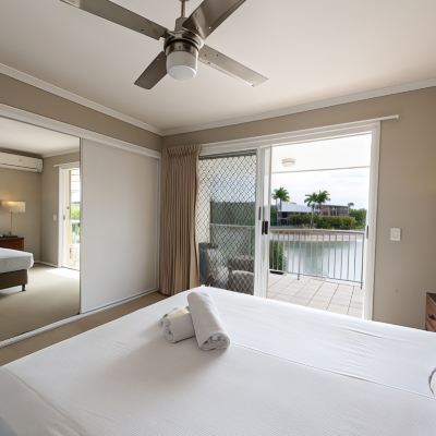 Villa 1-2 Bedrooms (Indoor Pet Friendly) -Waterfront