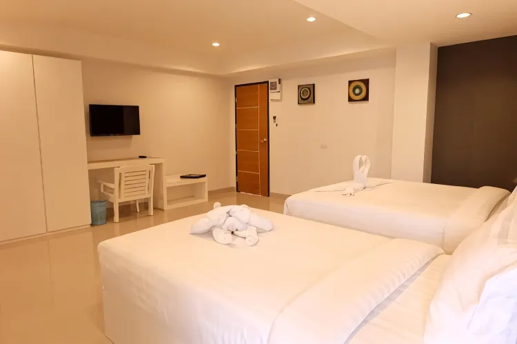 Deluxe Double Or Twin Room-Roundtrip Airport Transfer