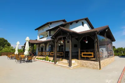Popasul Montan - Piscina, Tenis & Vedere Munte のホテル