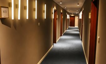 Hotel Tari - Housity
