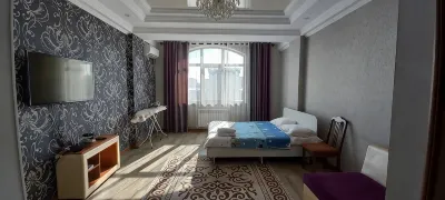 Kozhomkul apartment in the center of Bishkek Hotel di 