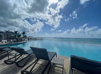 New! Beautiful "Bahamas Sunset" Ocean View! Walk to Pool/Casino! Private Beach  호텔
