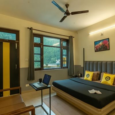 Deluxe Double Room With Balcony X A Block The Hosteller Kasol Promo Code