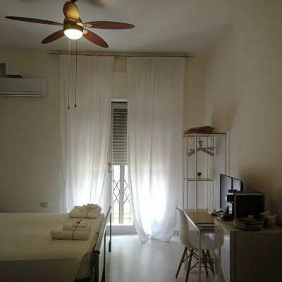 Double Room, Private Bathroom (Double 1/2)