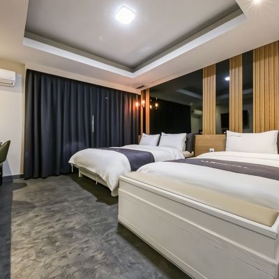 Twin Room Hotel Look Promo Code