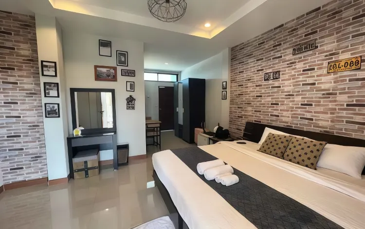 ห้องดีลักซ์ เตียงใหญ่ 1 เตียง