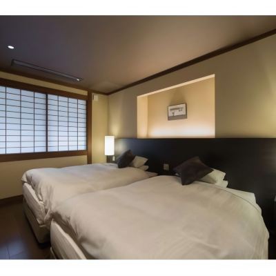 Japanese/Western-Style Room with Indoor Bath