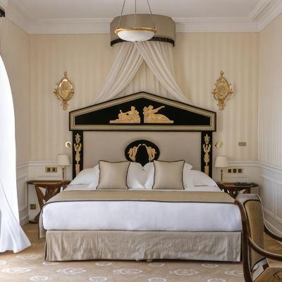 Junior Queen Suite with Sea View Hotel le Negresco Promo Code