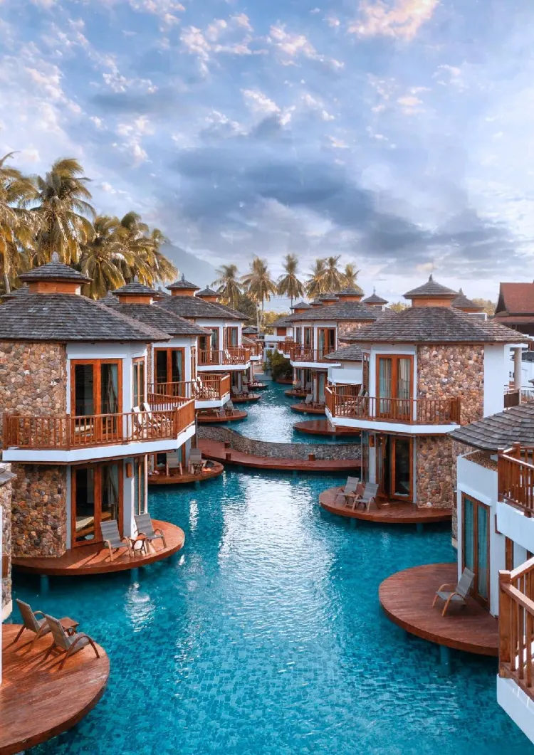 ห้องติดสระว่ายน้ำ วิวทะเล