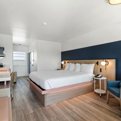 Standard King Room Chablis Inn Promo Code