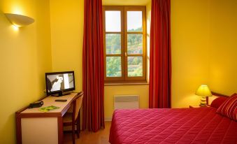Logis Hôtels - Hostellerie des Lauriers - Hôtel et Restaurant - Housity