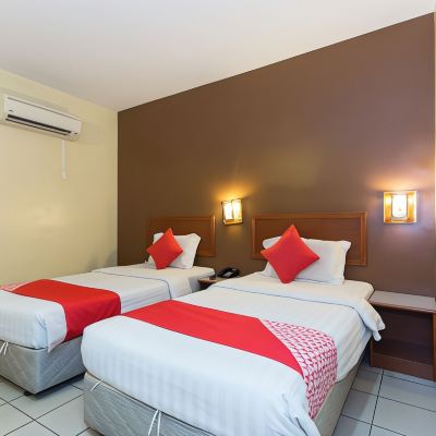 Bilik Kembar Standard Kupon OYO 473 Comfort Hotel 2