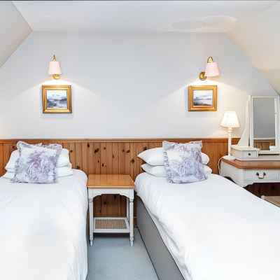 Suite with Two Single Beds