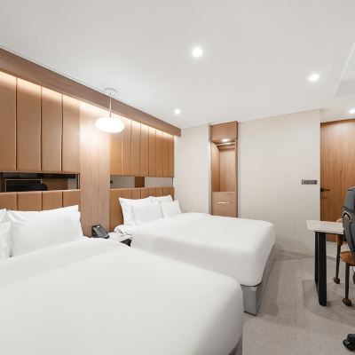 패밀리 2Pc (난방 및 쿨 시스템 포함) (퀸 침대 2개, 내장 욕조 포함) 군산 테마 모텔 쿠폰
