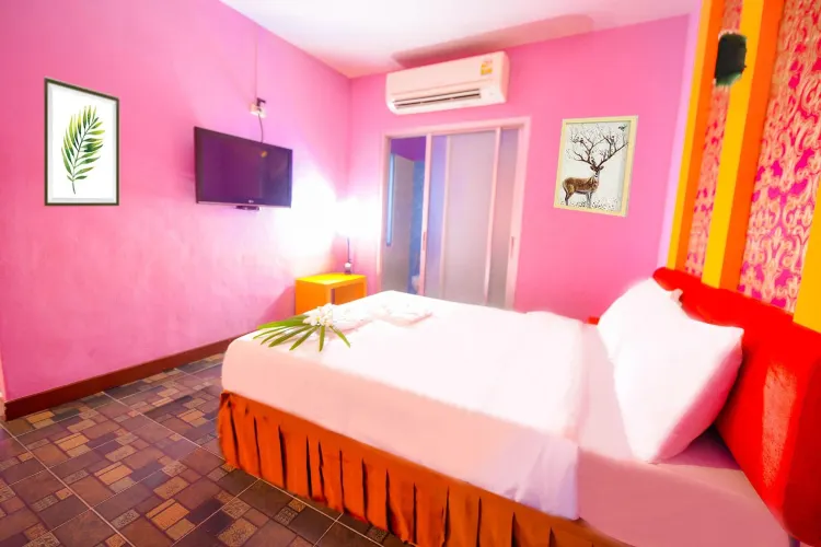 ห้องดีลักซ์ เตียงใหญ่ 1 เตียง