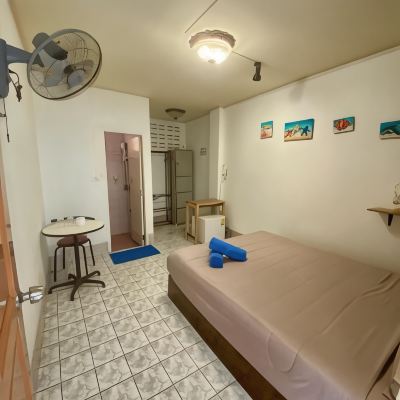 ห้องสแตนดาร์ด เตียงใหญ่ พร้อมพัดลม รหัสโปรโมชั่น พลาซ่า หัวหิน