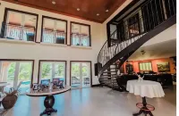 Beautiful Villa with Beach Access