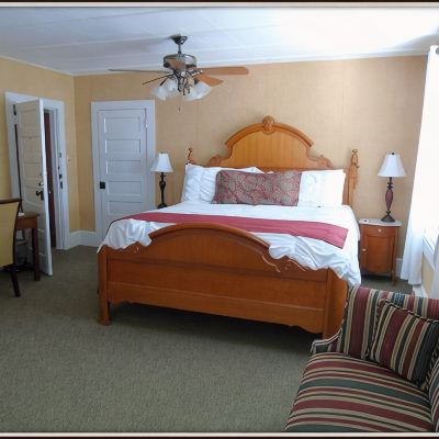 Guest Room The Charleston Inn Promo Code