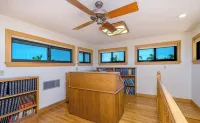 Extraordinary 4K Sq Ft 6 bd/4-bth, large pool/spa & NEW 140 ft concrete dock!!!