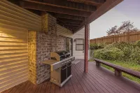 Spacious 5,000+ sq ft house, Close to PDX Airport