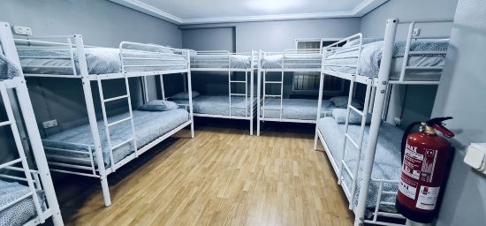 Hostel 165