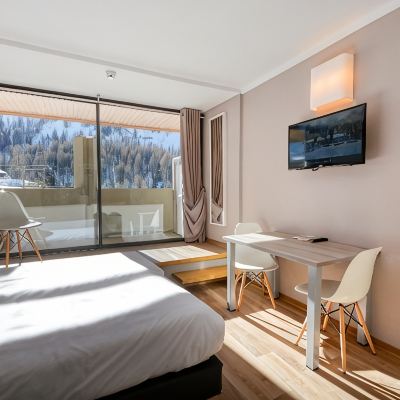 Studio 2 Pers Sowell RÉSIDENCES New Chastillon Promo Code