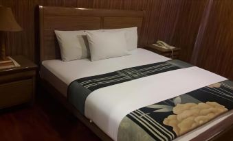 Hotel Metropolitan - Housity