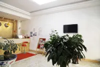 屏邊金鵬休閑酒店
