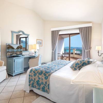 Superior Double Room with Pool View