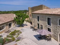 Domaine de Montine Chambres de Charme Hotels in Grignan