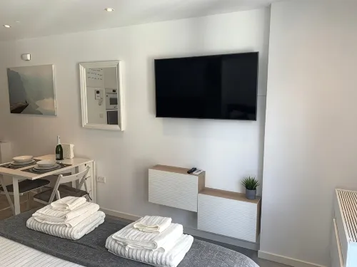CP Top floor luxury studio