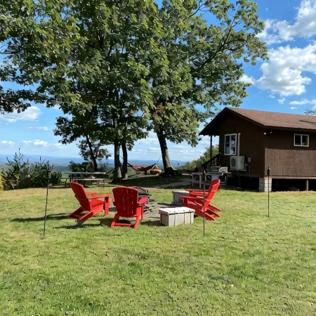 Big  Medicine  Ranch - Rustic Sunrise Cabin - Catskills Отели в г. Катскилл