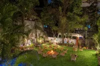 ZoukStayz Hotel a 