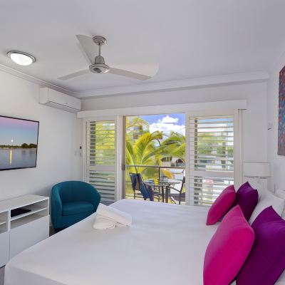 Two-Bedroom Palm View Apartment