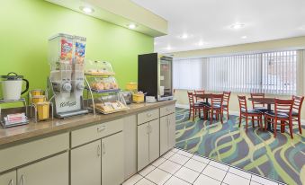 Days Inn by Wyndham Albany Suny