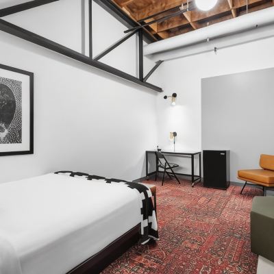 Deluxe Queen Studio Evo Hotel Promo Code