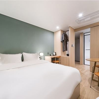 Deluxe Double Room With Balcony Hotel Ambers Promo Code
