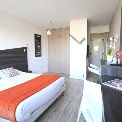 Double Studio Adonis Paris Sud Promo Code