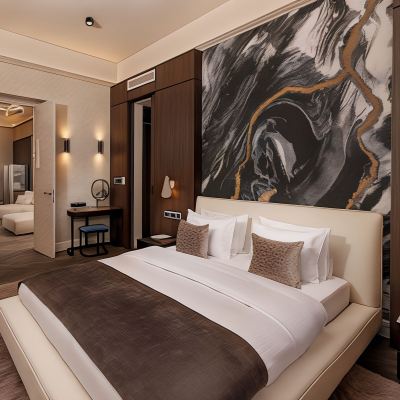 One-Bedroom Royal Suite
