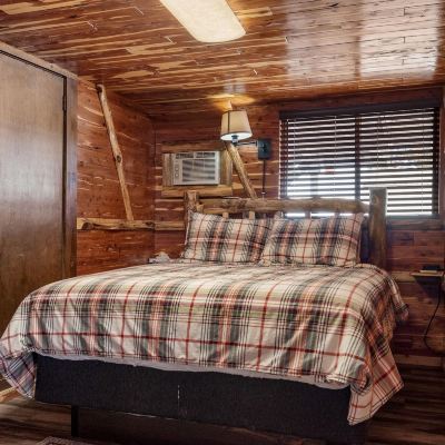 Standard Room (102)-Non-Smoking Log Cabin Inn Promo Code