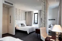 Davinci Hotel on Nelson Mandela Square โรงแรมใน