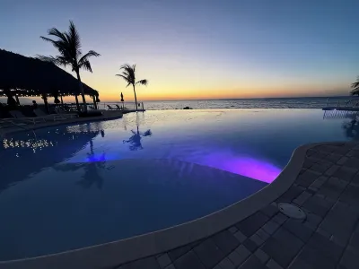 Luxury 3-Bedroom Condo in Bimini with Stunning Views & Modern Amenities Hotels in 