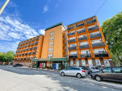 Tisza Sport Hotel Hotel a 