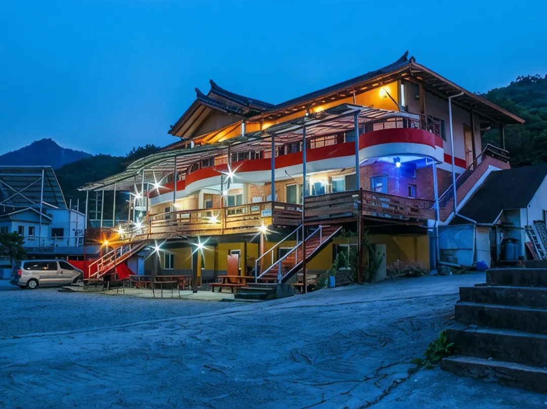 Chuncheon River Rail Pension - Chuncheon-si