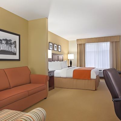One-Bedroom King Suite - Disability Access/Non-Smoking