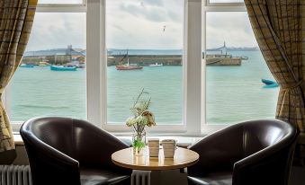 Lifeboat Inn - Housity