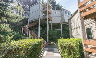 Little Creek Cove Beach Resort - Housity